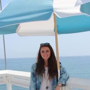 Meet your Posher, Elise